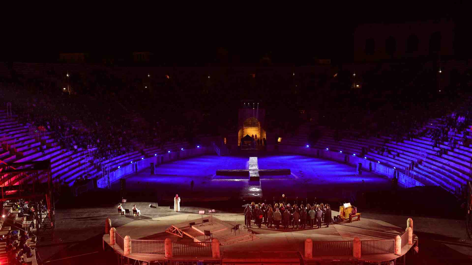 Immagine di Torna la Via Crucis in Arena