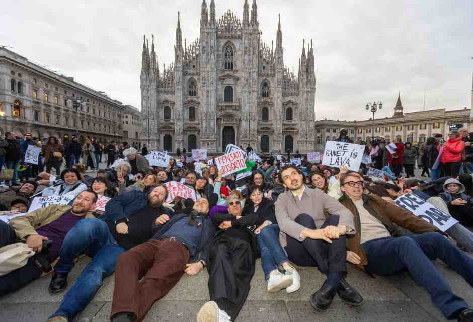 Per Art week, flash mob di Maurizio Cattelan (LaPresse)&nbsp;<br />