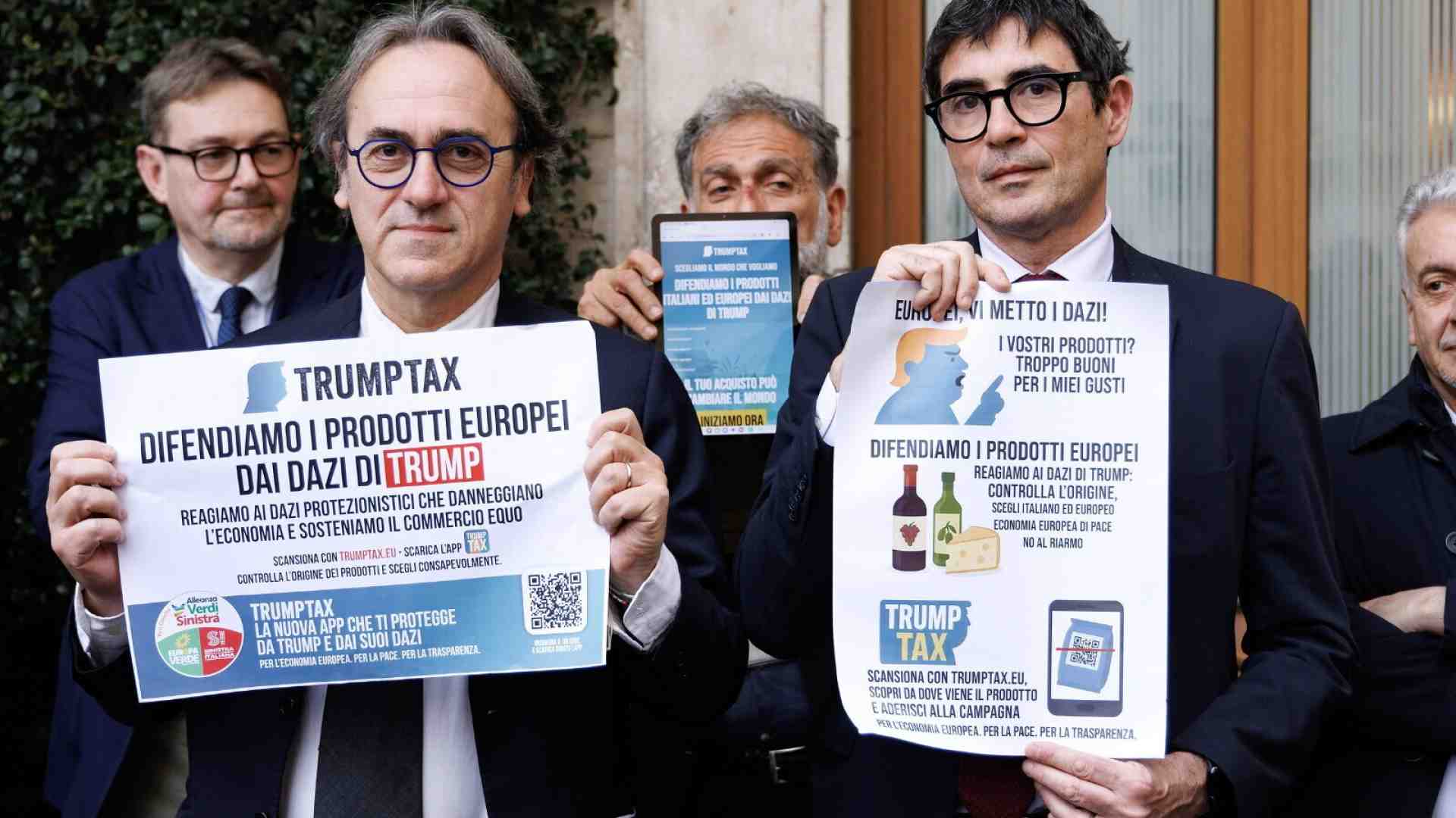 Immagine di Avs contro Trump. Una giornata al supermercato con la app "no made in Usa" del duo Bonelli&Fratoianni