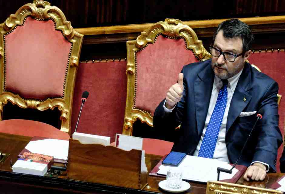 Salvini samba: il caso oriundi, il Congresso Lega a Firenze. Spera nella clip di J.D. Vance