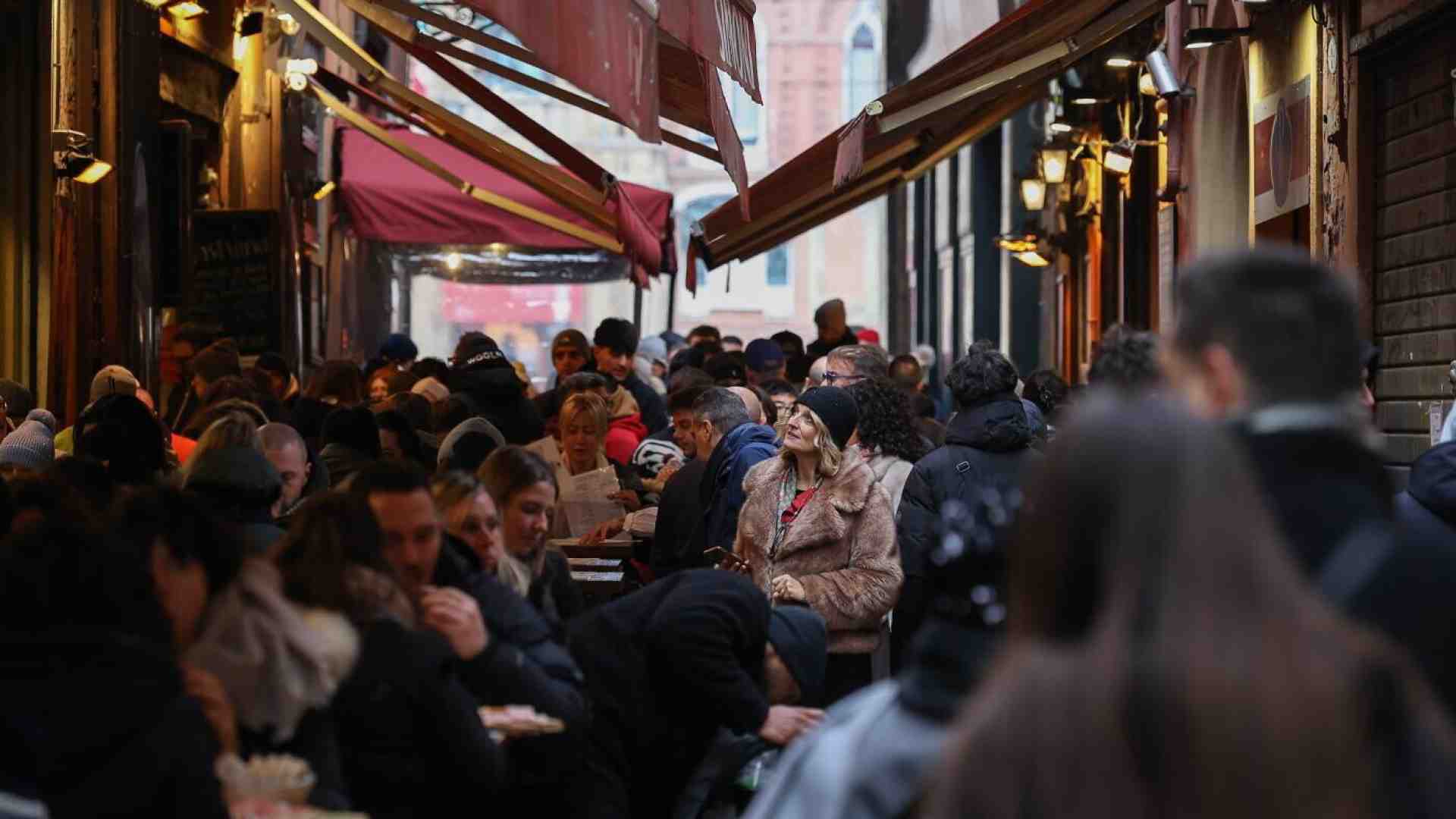 Immagine di Le contraddizioni del pil da turismo in tempo di semi-guerra