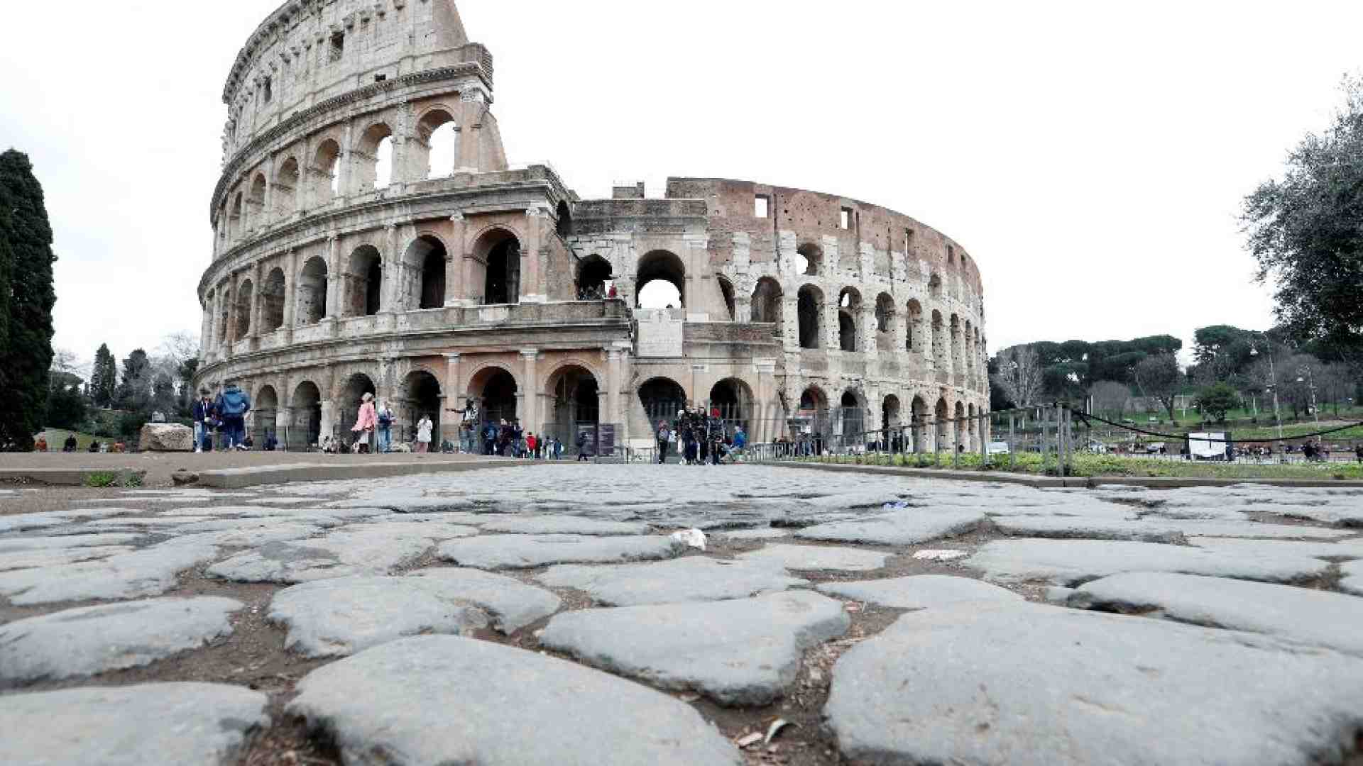 Immagine di Biglietti introvabili per il Colosseo, multa da 20 milioni a gestore e agenzie