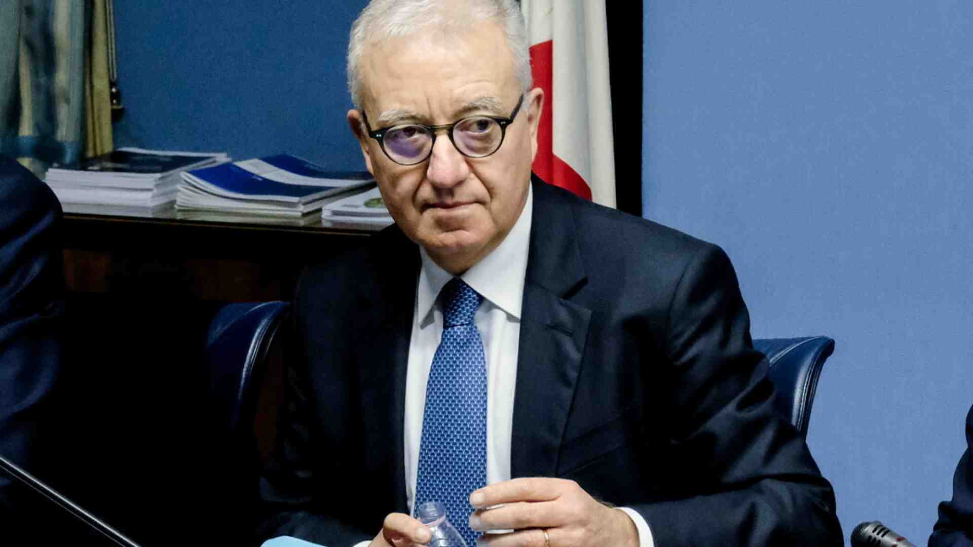 Immagine di Governo e giudici secondo Mantovano