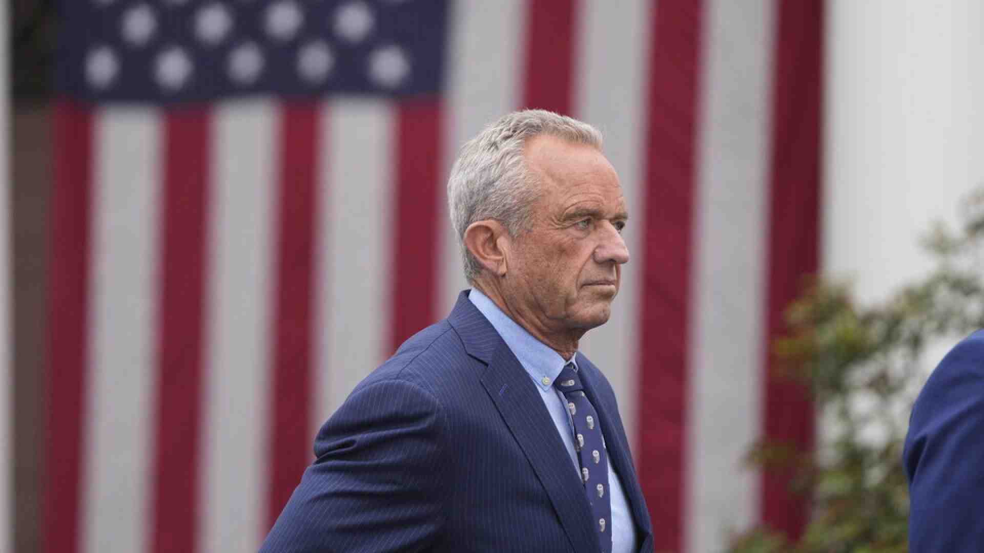 Immagine di È troppo tardi, purtroppo, per i No vax. Kennedy Jr. al funerale di una bambina morta di morbillo