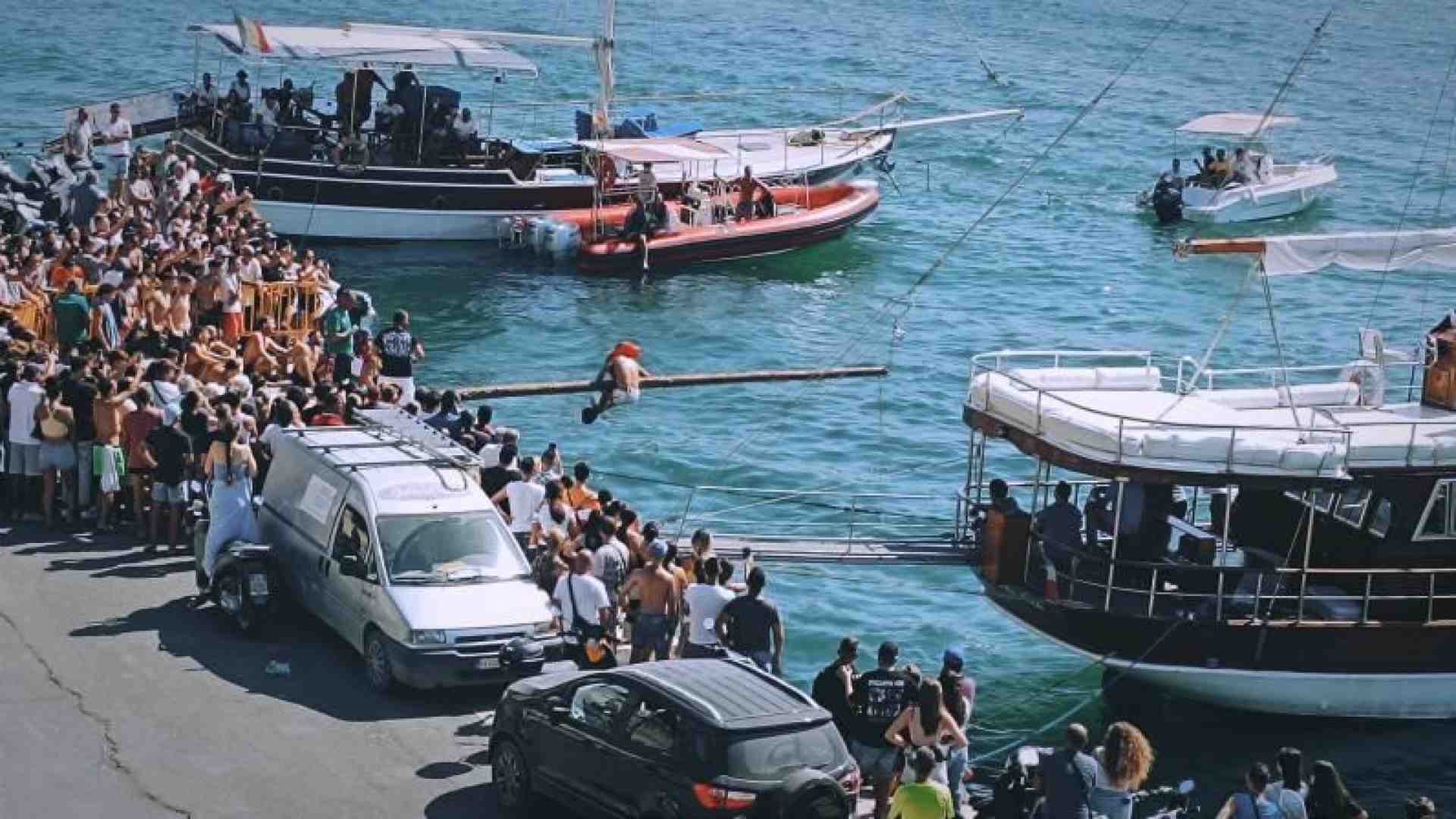 Immagine di Il tirocinio dei medici a Lampedusa «Curare i migranti ti cambia la vita»