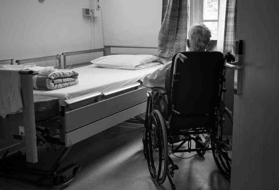 In Francia la battaglia sul fine vita si fa sempre più accesa. Qual è la posta in gioco