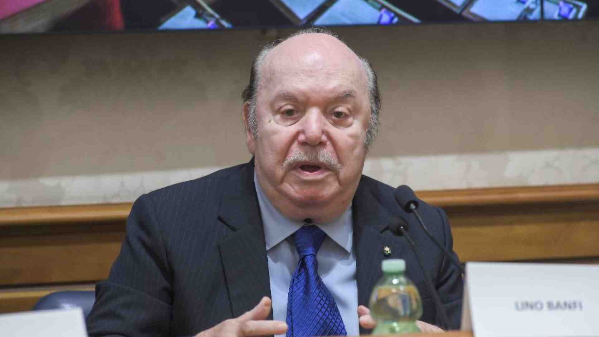 Immagine di Caro Lino Banfi: l'azzardo manda in rovina, altro che "sfizio"