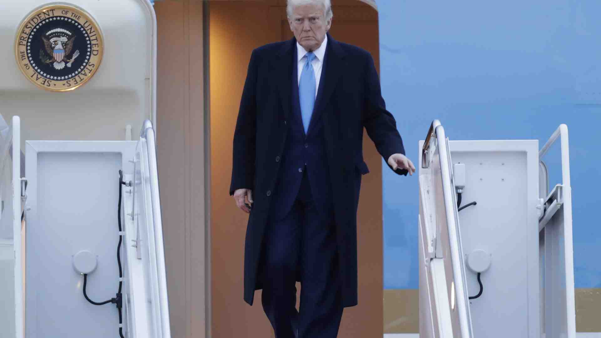 Immagine di Estatico abbandonarsi alla provvidenza trumpiana