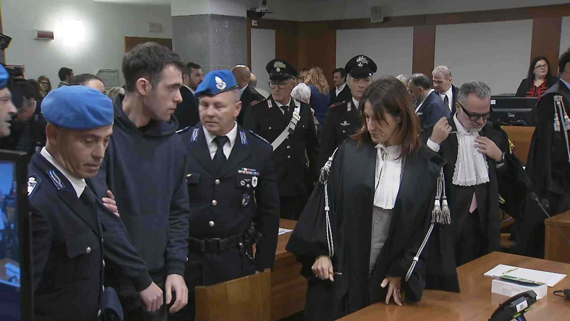 Immagine di Cliché giornalistici e opinionismo compulsivo