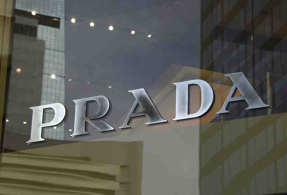 Cosa ci insegna l’accordo tra Versace e Prada sulla moda del futuro (e sull’Italia)