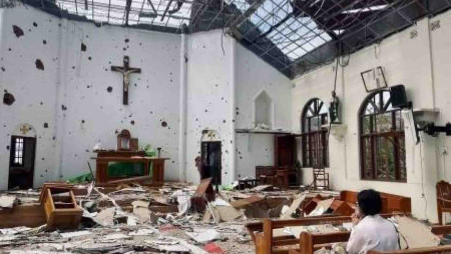 Immagine di Bombardata una chiesa nonostante la tregua per sisma