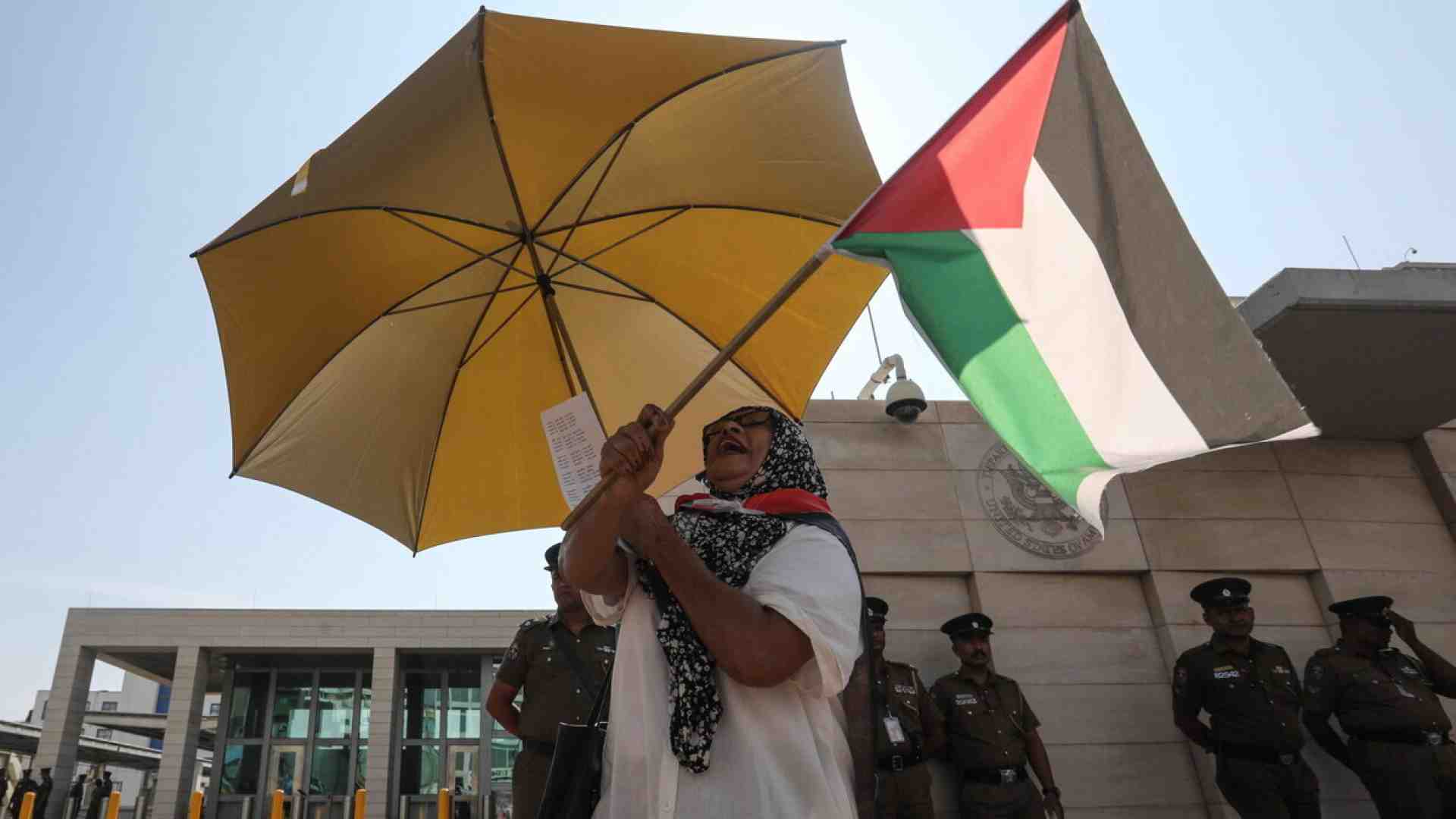 Immagine di Hamas va in tribunale (non da imputato)