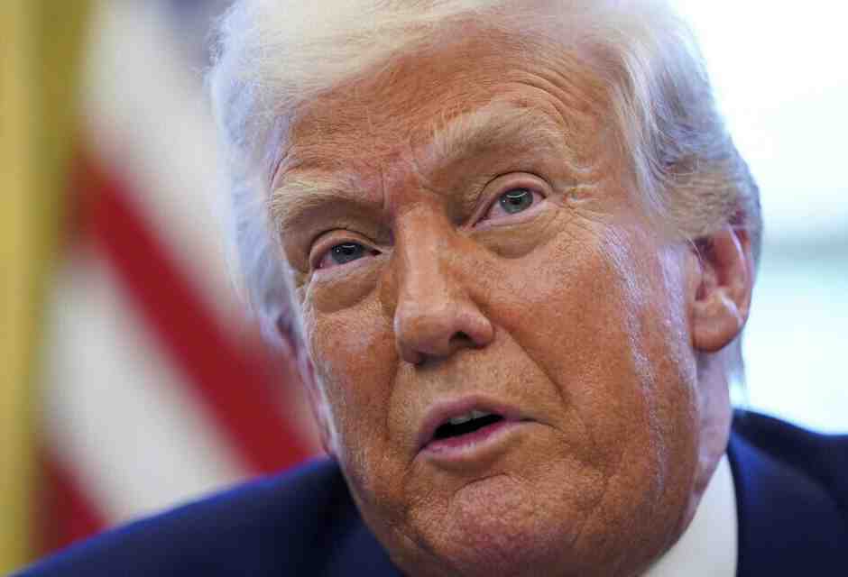 Trump si fa difensore del popolo contro Wall Street, e danneggia entrambi