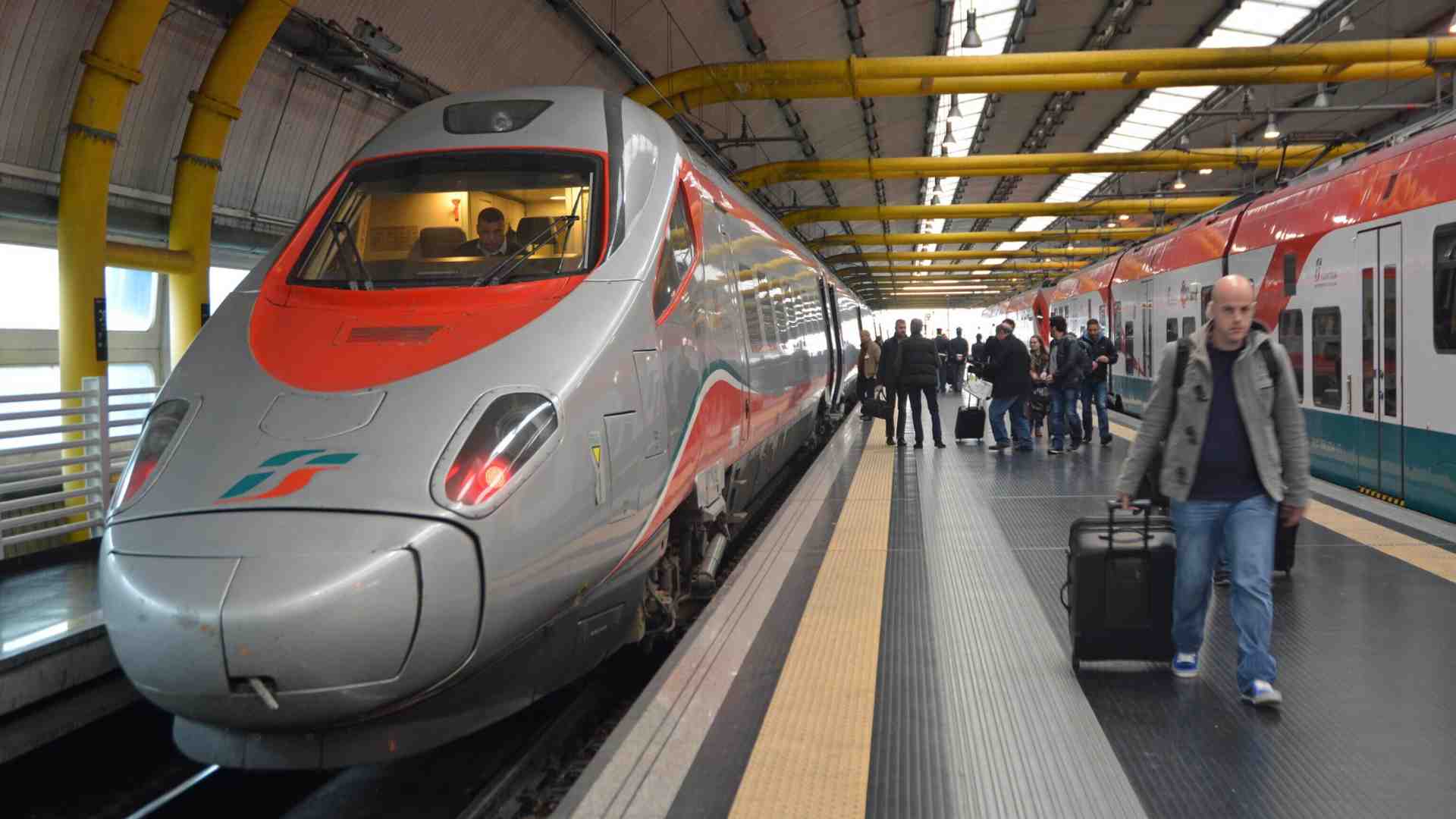 Immagine di Dalla ferrovia di Portici alle disavventure di Salvini. Storia politica dei treni italiani
