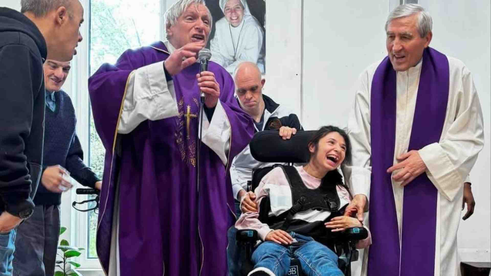Immagine di «Voi siete come un tabernacolo»: la Messa di don Ciotti con i disabili