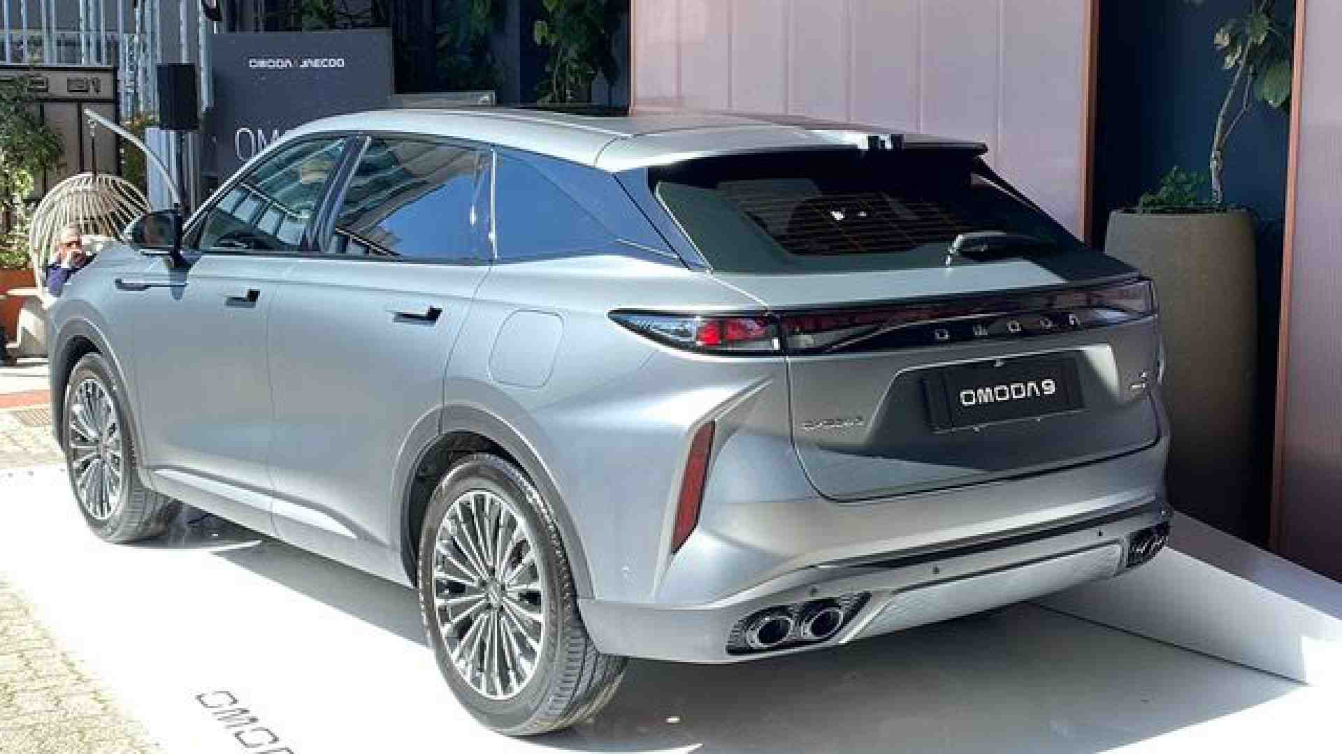 Immagine di Omoda 9, ecco il super Suv con un'autonomia da record