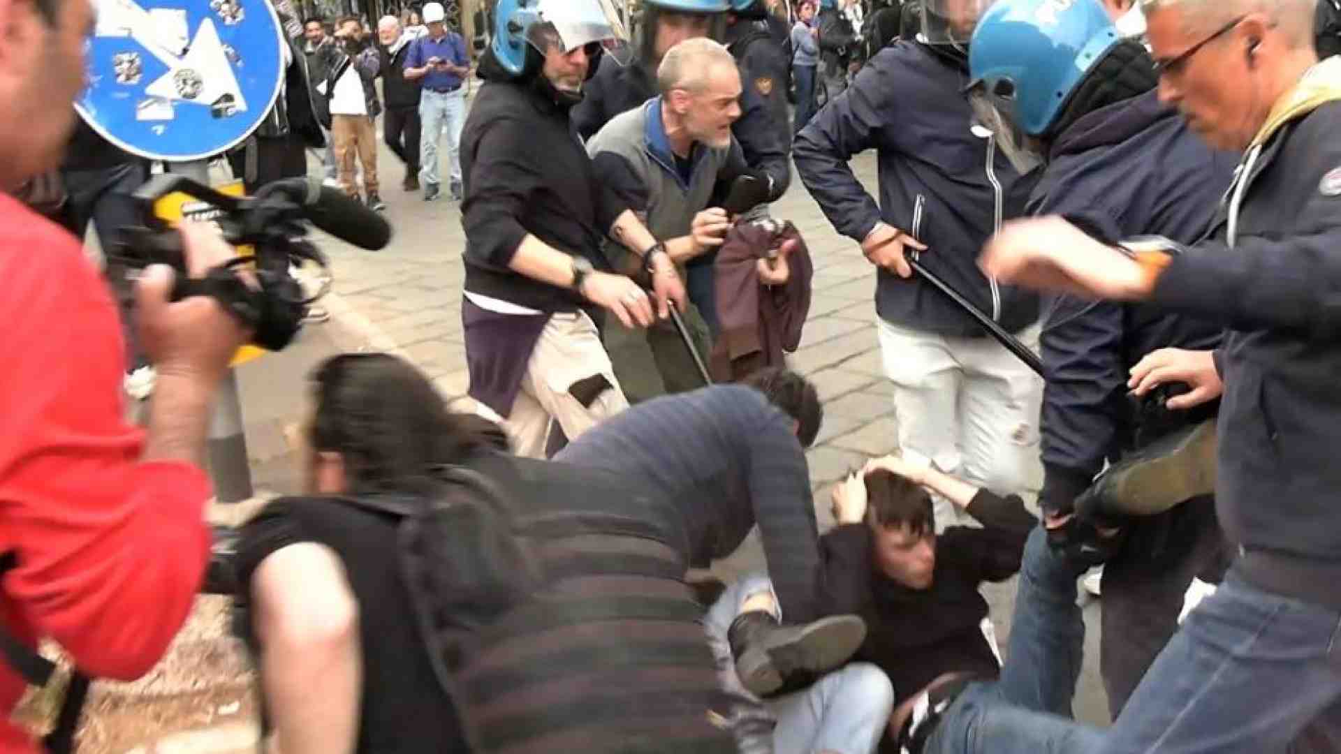 Immagine di Scontri con gli agenti da Torino a Roma. Piantedosi verso una nuova stretta