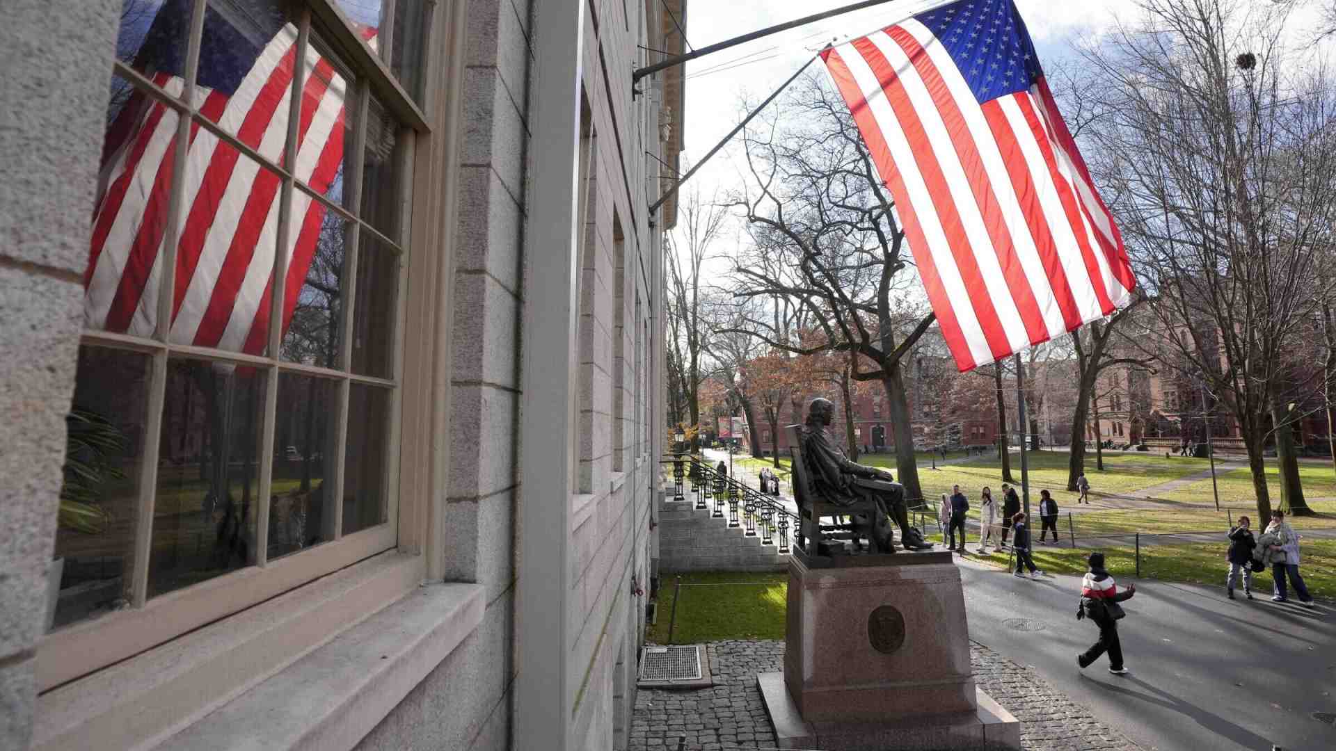 Immagine di Harvard resiste contro le ingerenze di Trump