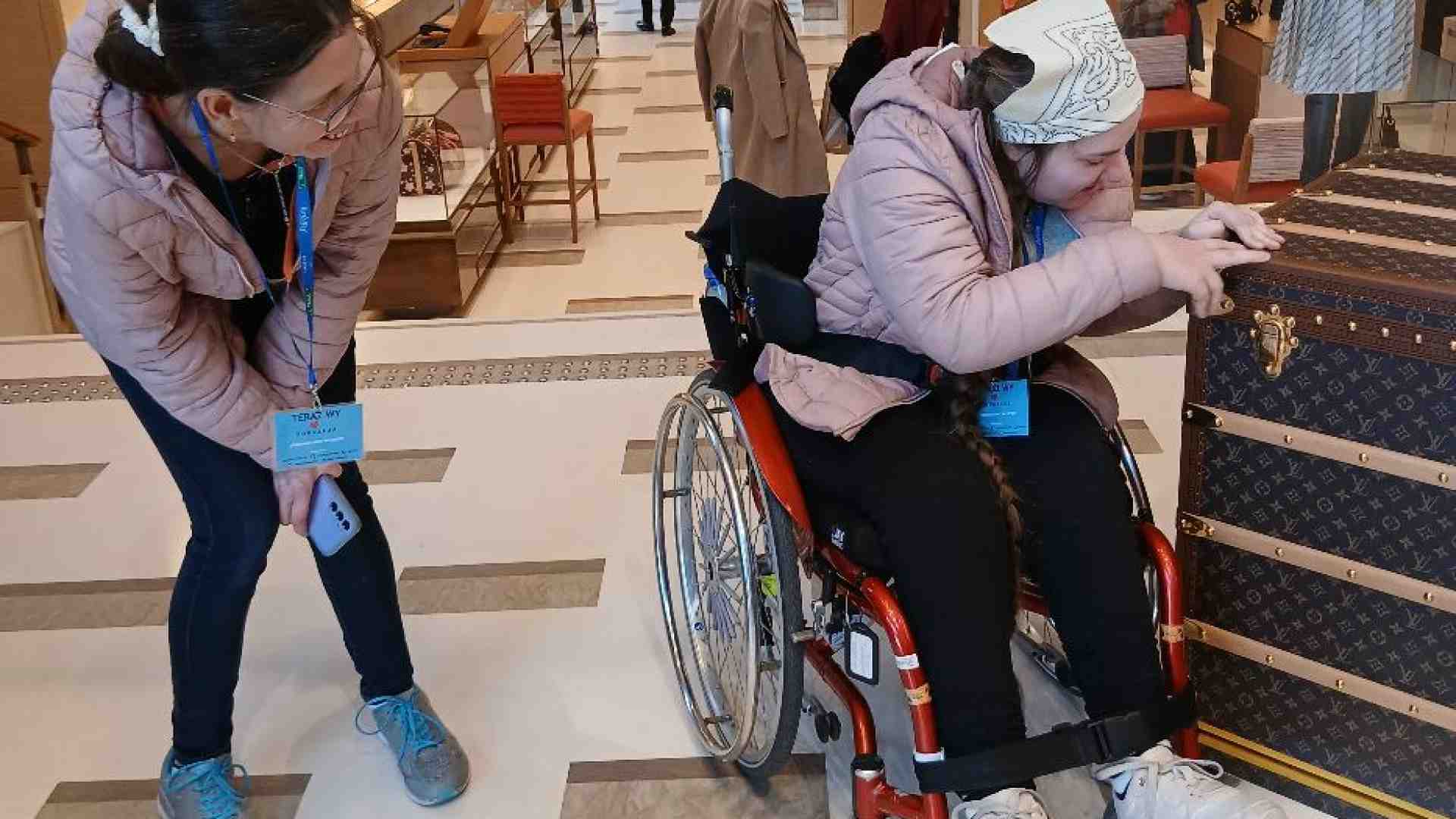 Immagine di Cosa fanno 30 disabili polacchi a Parigi nei giorni prima di Pasqua