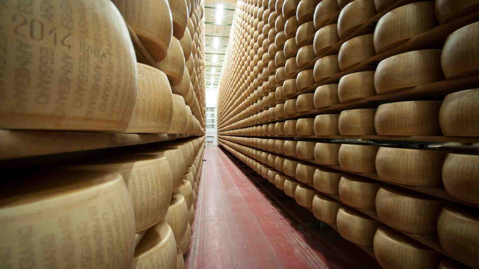 Immagine di Perché Meloni non offre a Trump l'eliminazione del "dazio Parmigiano"?