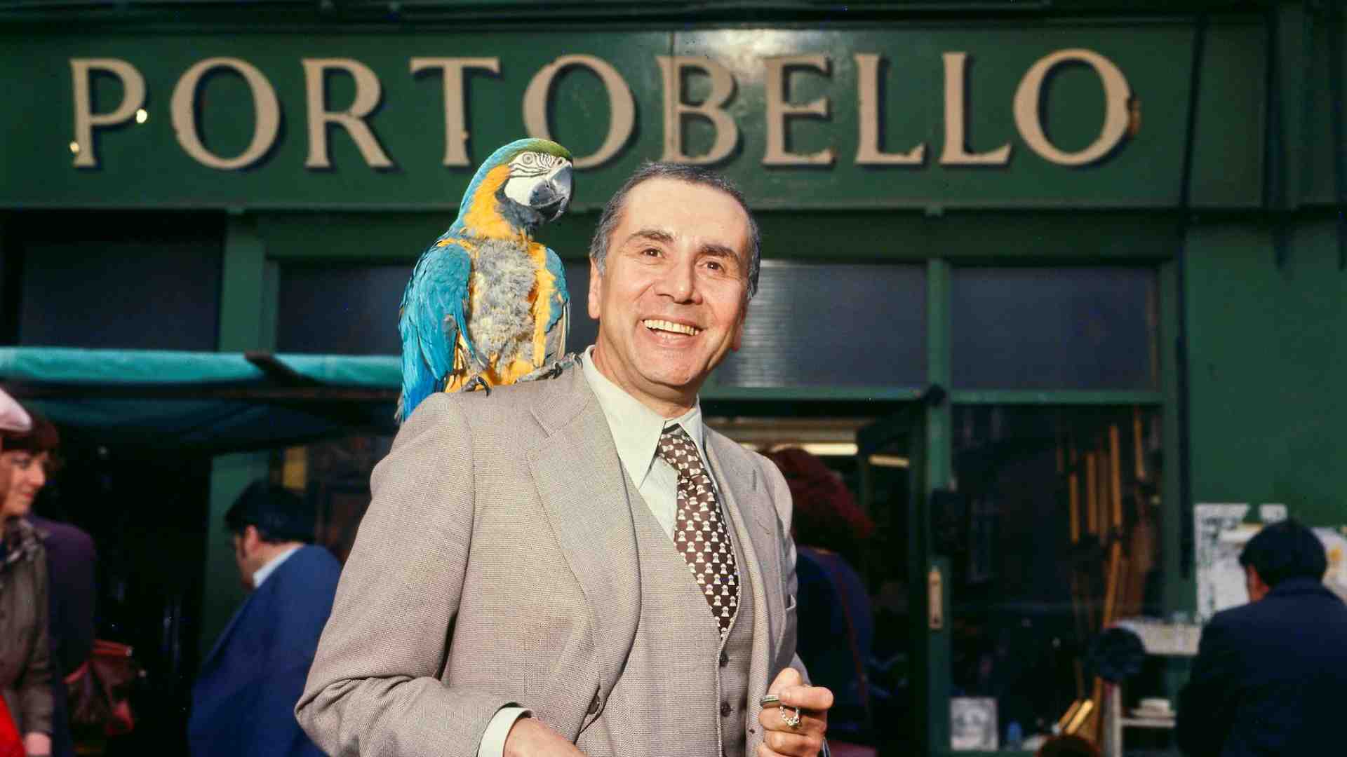 Immagine di Perché il rinvio della giornata dedicata a Enzo Tortora è un caso politico