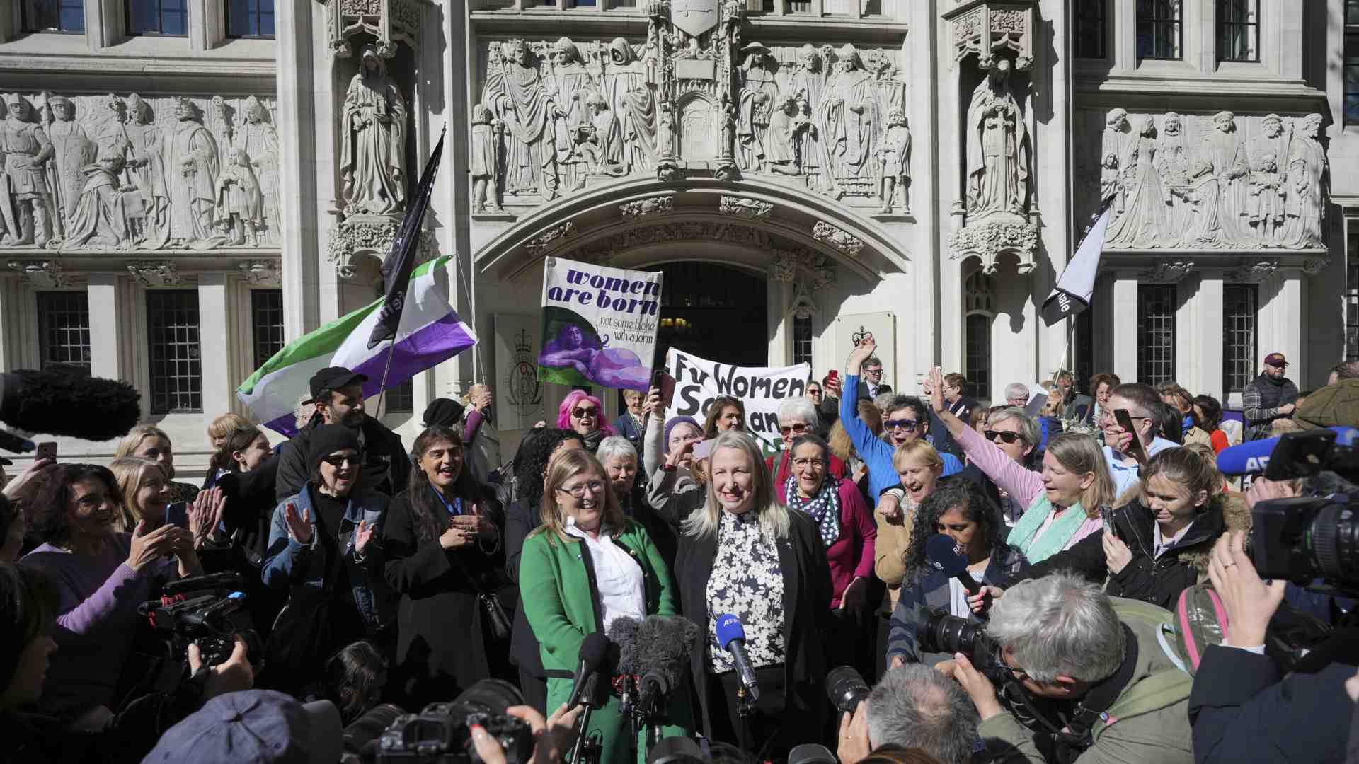 Immagine di All'improvviso la distinzione tra i sessi è diventata materia da tribunali