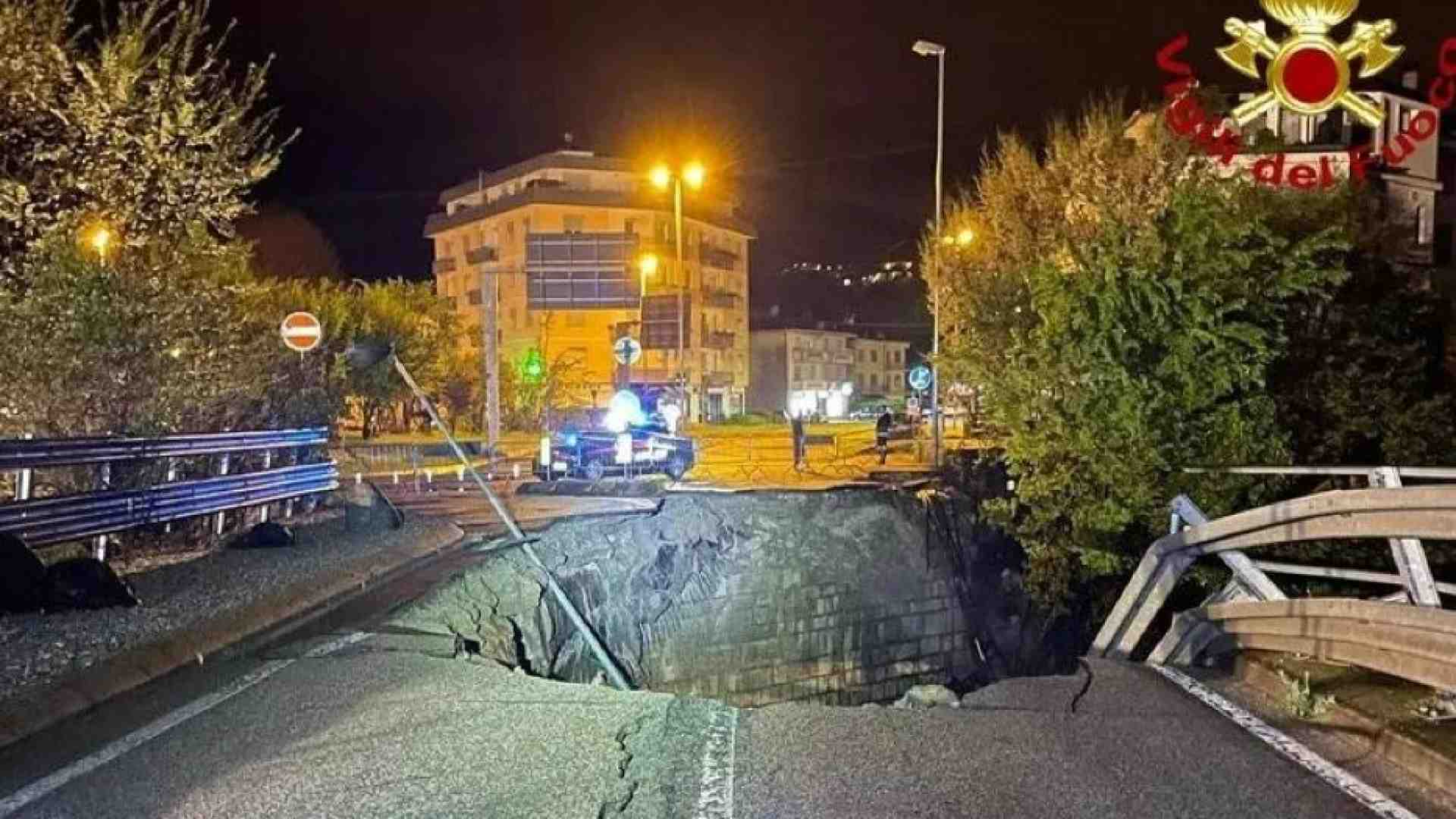 Immagine di Padre e figlio finiti nella voragine, trovati i corpi