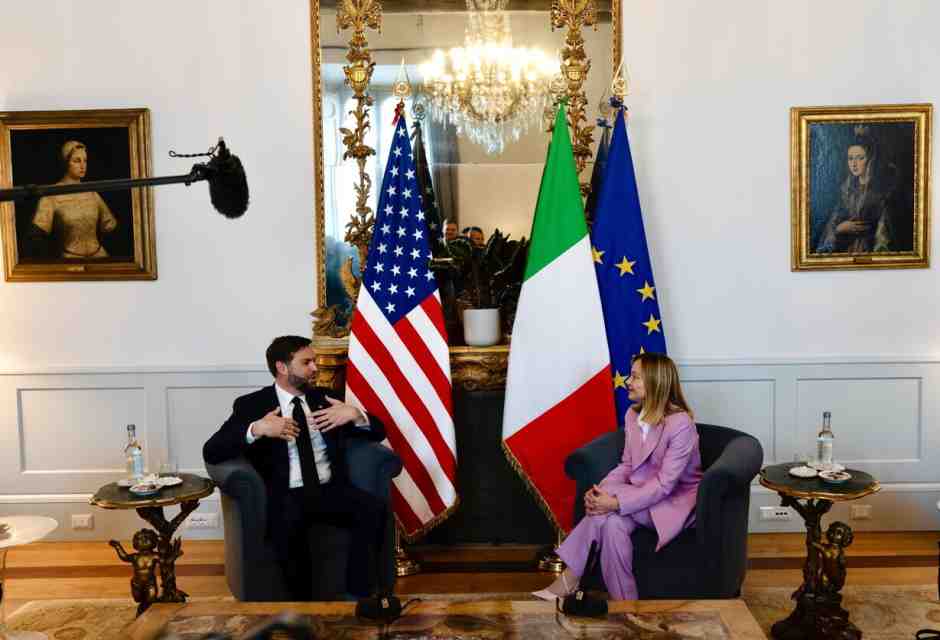 Meloni pigliatutto: dopo Trump abbraccia Musk, riceve Vance e telefona a Ursula. Per Salvini nessuno spazio