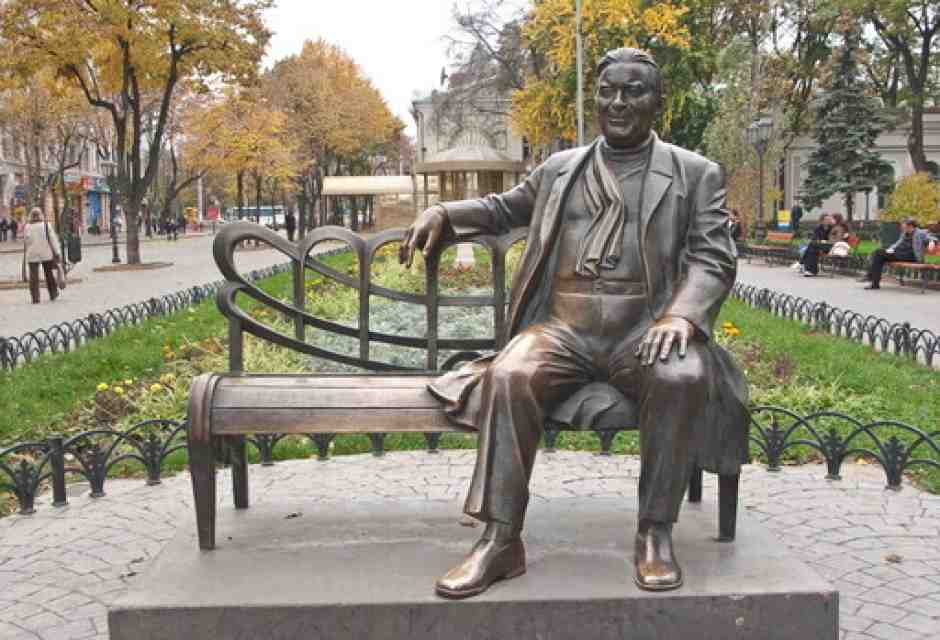 Statua di Leonid Utesov, Odessa (foto di Vadim Zhivotovsky, WikiCommons)