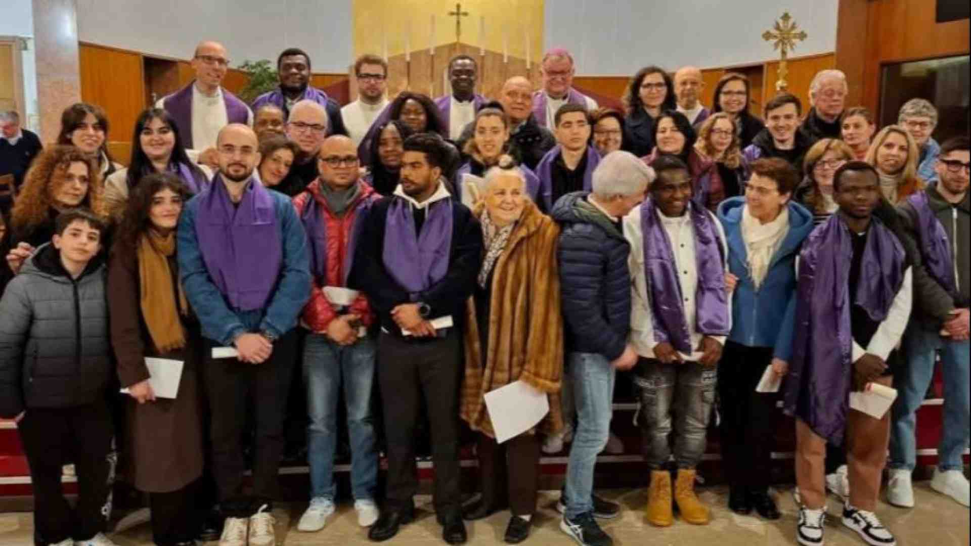 Immagine di Il Vangelo attira ancora: le storie di chi sceglie di diventare cristiano