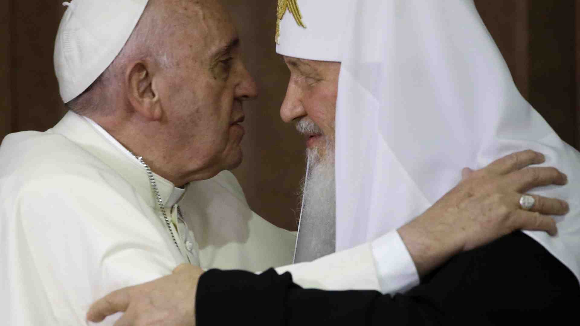 Immagine di Mentre i vescovi piangono Bergoglio, il telegramma più lungo lo spedisce Kirill