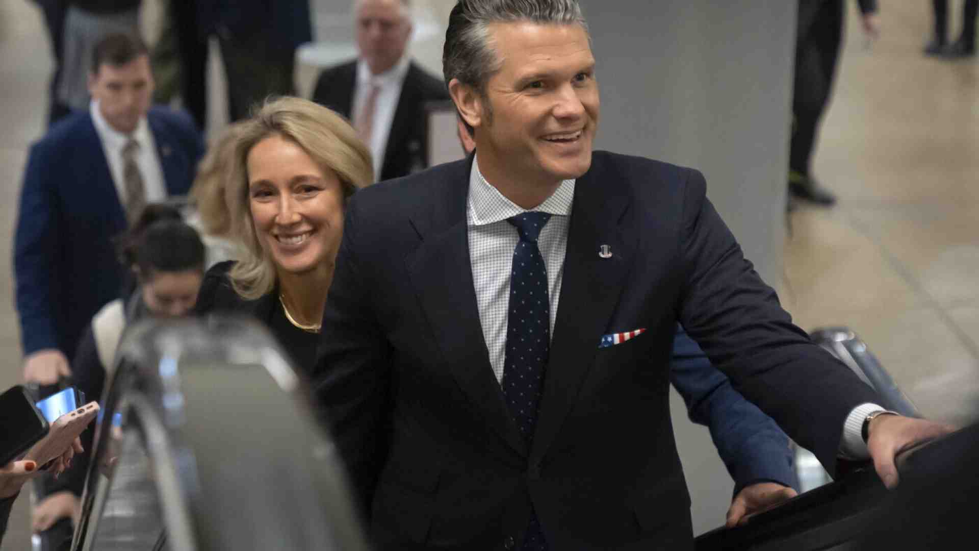 Immagine di Il segretario alla Difesa degli Stati Uniti, Pete Hegseth, ha un altro problema di chat