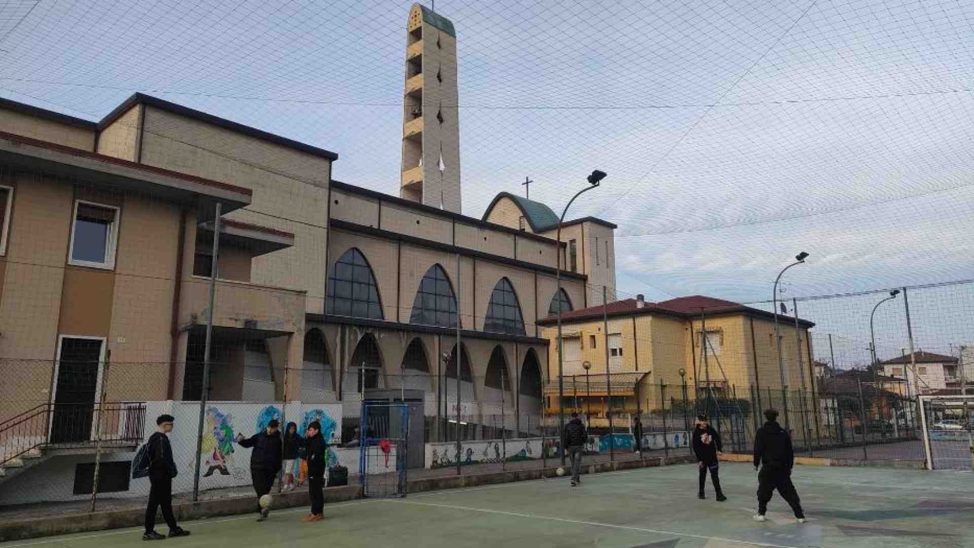 Immagine di La droga e il vuoto: i ragazzi che don Andrea prova a salvare