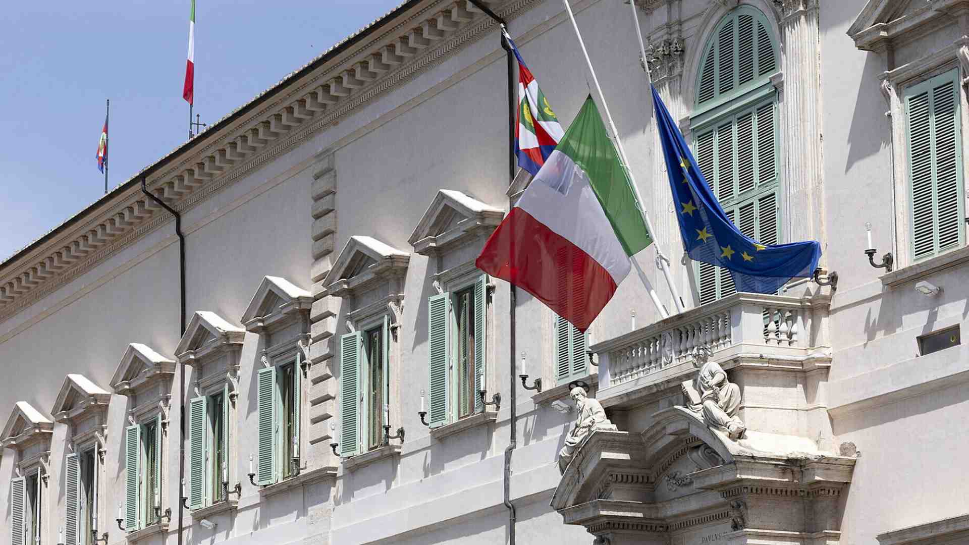 Immagine di Cosa succede con cinque giorni di lutto nazionale (spoiler: poco)
