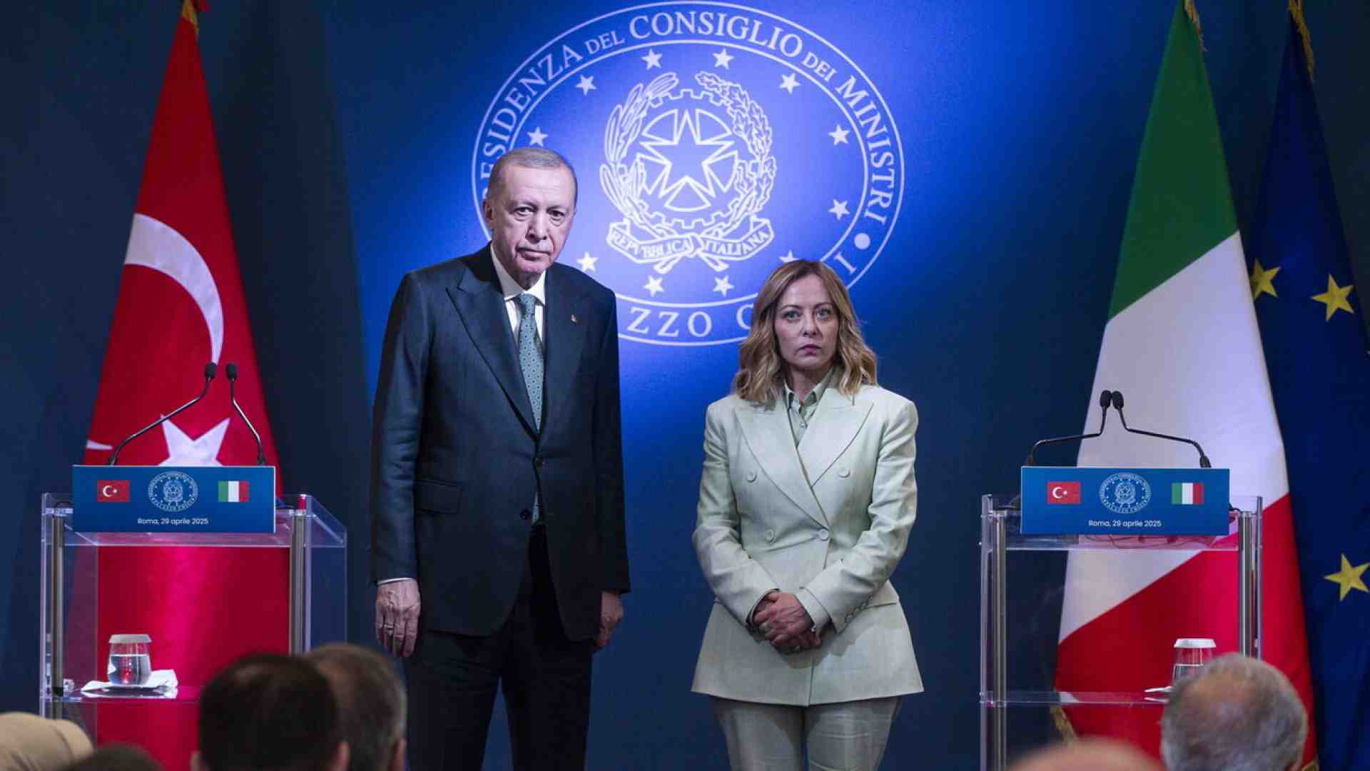 Immagine di Erdogan è sempre più al verde e il viaggio a Roma è un grande affare