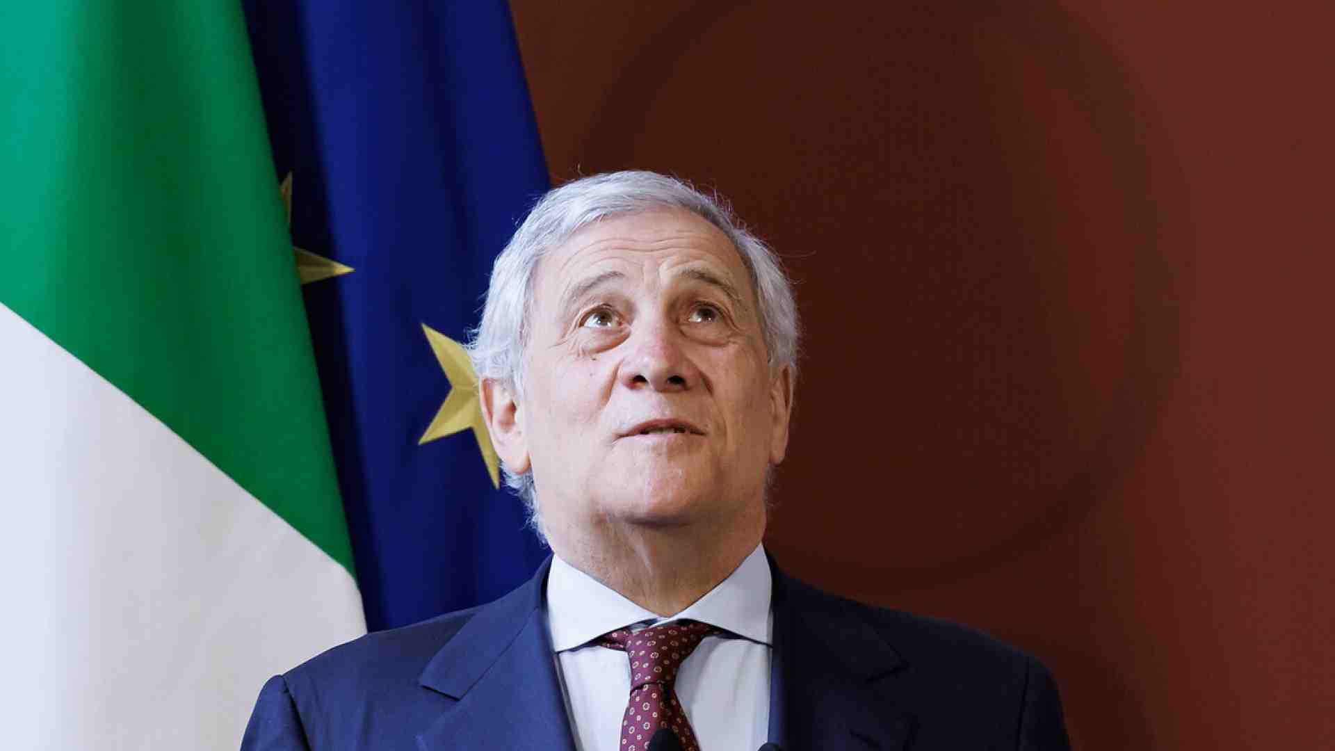 Immagine di Il fardello di Tajani. “Come Atlante” (per Mulè). “Uno e trino” (per Ronzulli). Tre ruoli (e c’è pure il Ppe)