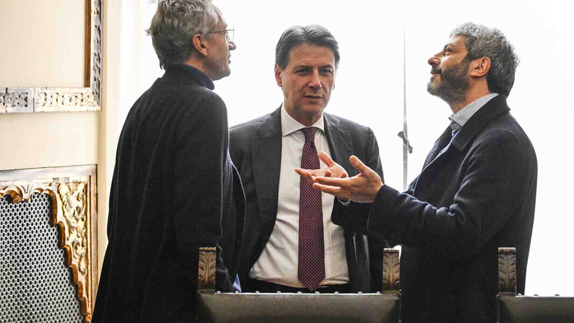 Immagine di Il modello Manfredi arranca in provincia di Napoli. L’iniziativa Pd-M5s con Fico