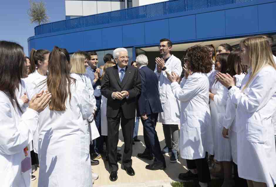 Il Presidente Mattarella visita l&rsquo;azienda BSP Pharmaceuticals di Latina (LaPresse)<br />&nbsp;<br />