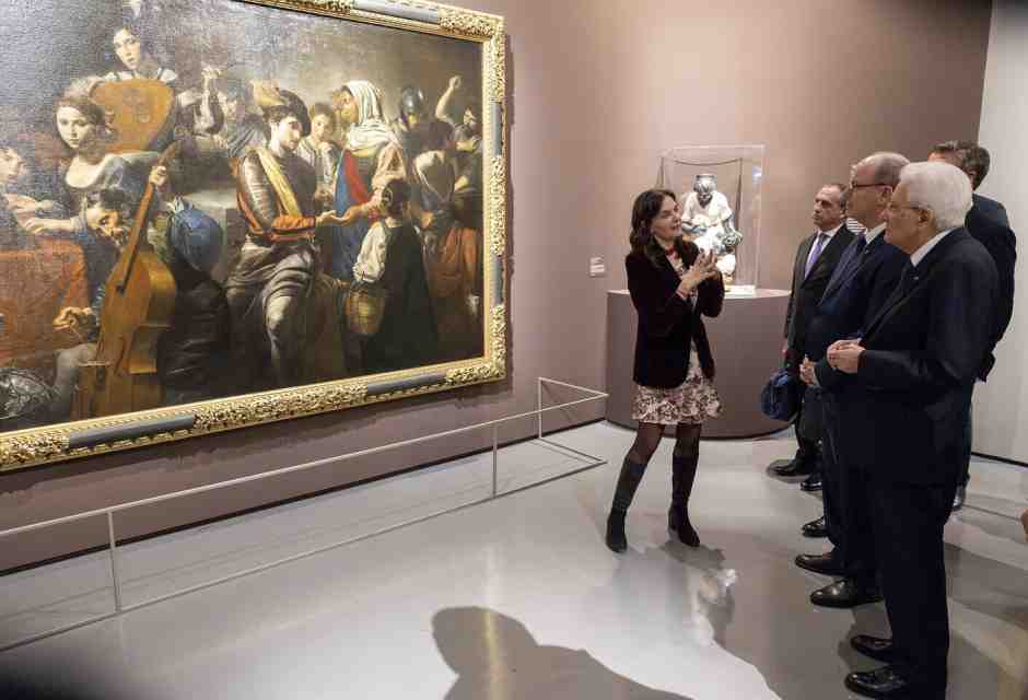 Il presidente della Repubblica Sergio Mattarella con il principe Alberto II di Monaco in occasione dell'inaugurazione della mostra (2 aprile 2025, foto LaPresse)