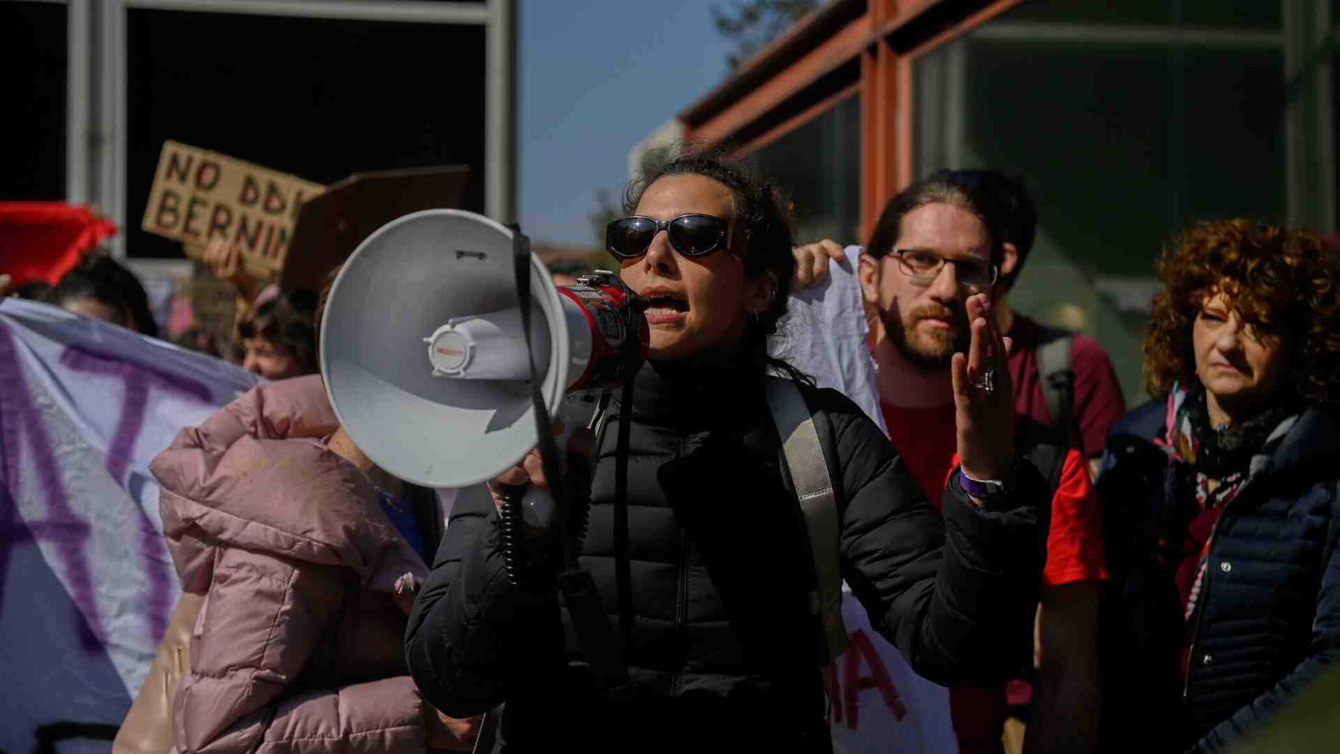 Immagine di Così il solo contratto nazionale ostacola la ricerca sul cancro. Il caso Airc