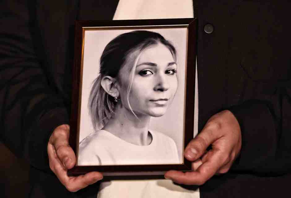 Commemorazione a Kiev della giornalista ucraina Viktoria Roshchyna, morta durante la prigionia in Russia (GettyImages)