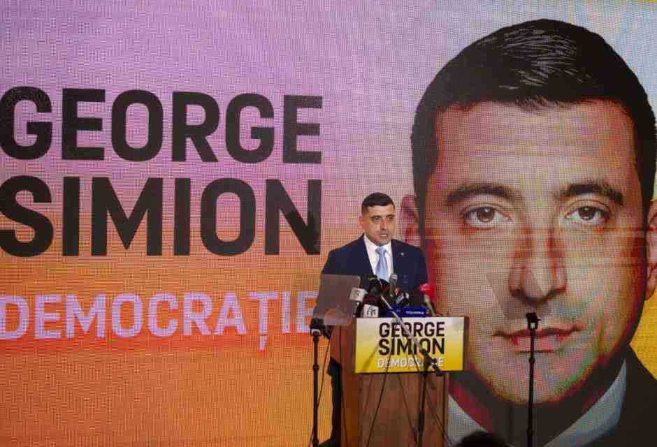 Chi è Simion, che vuole fare il presidente della Romania con i voti e il programma di un altro