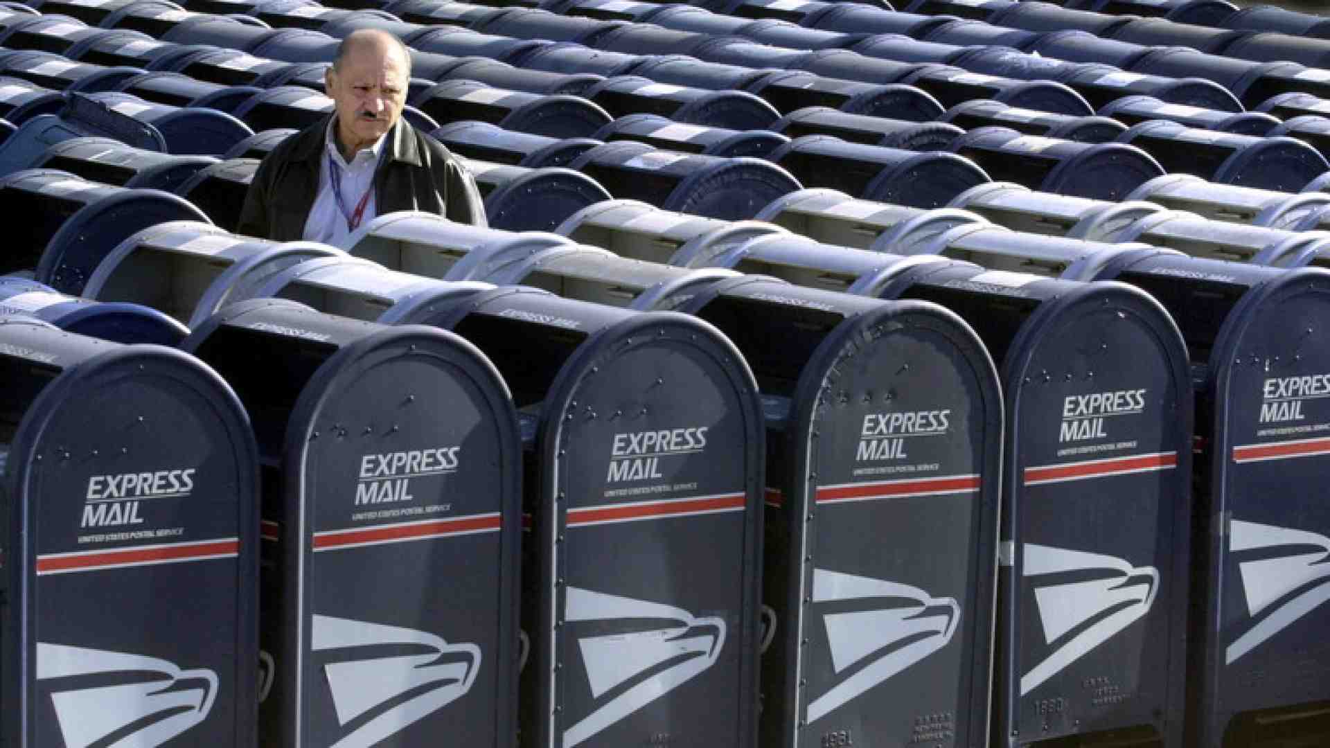 Immagine di I postini acchiappaimmigrati al servizio di Trump