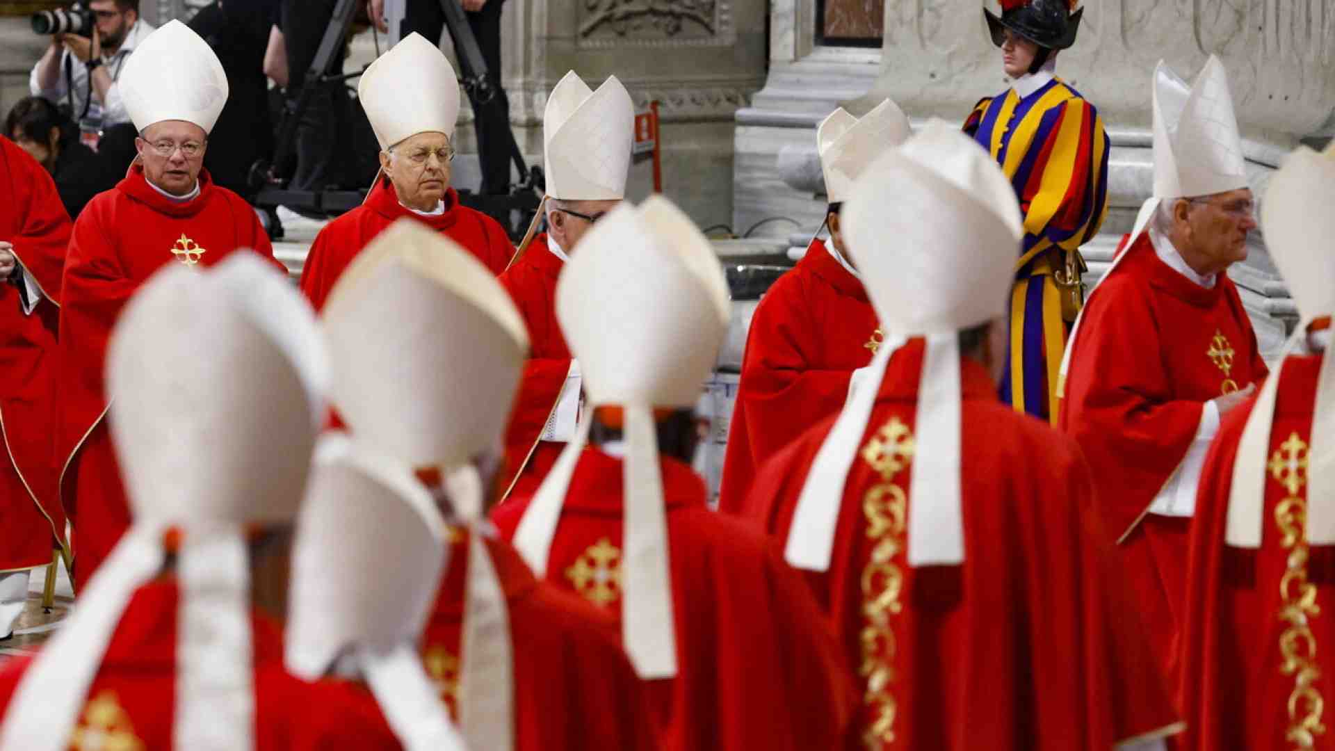 Immagine di The synod crashes into the conclave