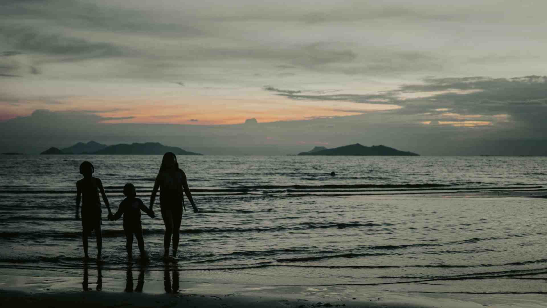 Immagine di Tremi chi è innocente, un romanzo familiare arricchito dalla tensione del noir