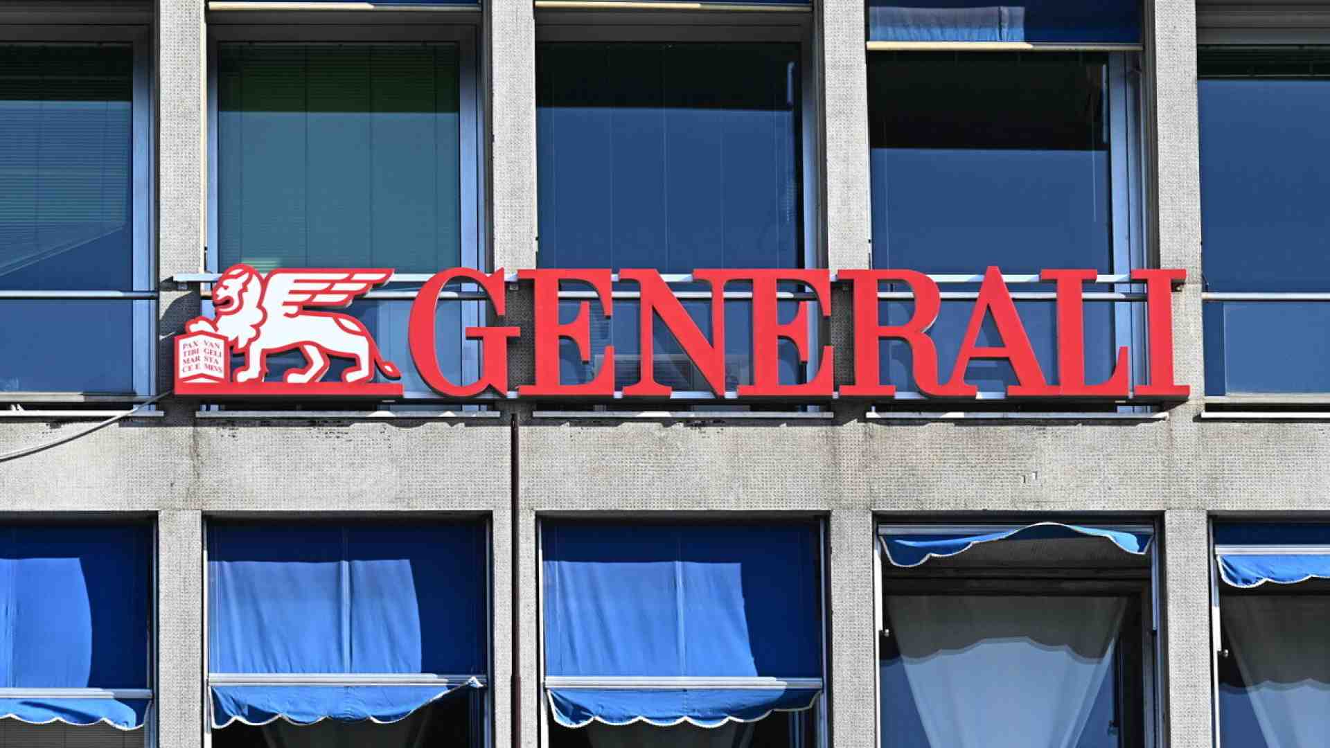 Immagine di Da Cuccia a Nagel, da Mussolini a Meloni: Generali contese da banche, governi e famiglie. Scalate e segreti