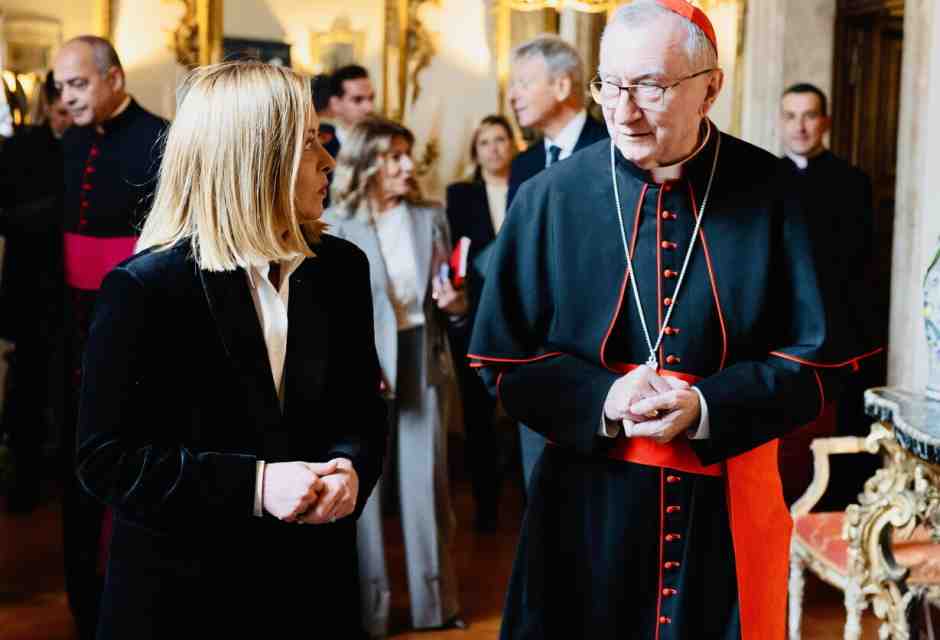 Un 7 maggio tra il conclave e il rodeo Meloni-opposizione in Senato