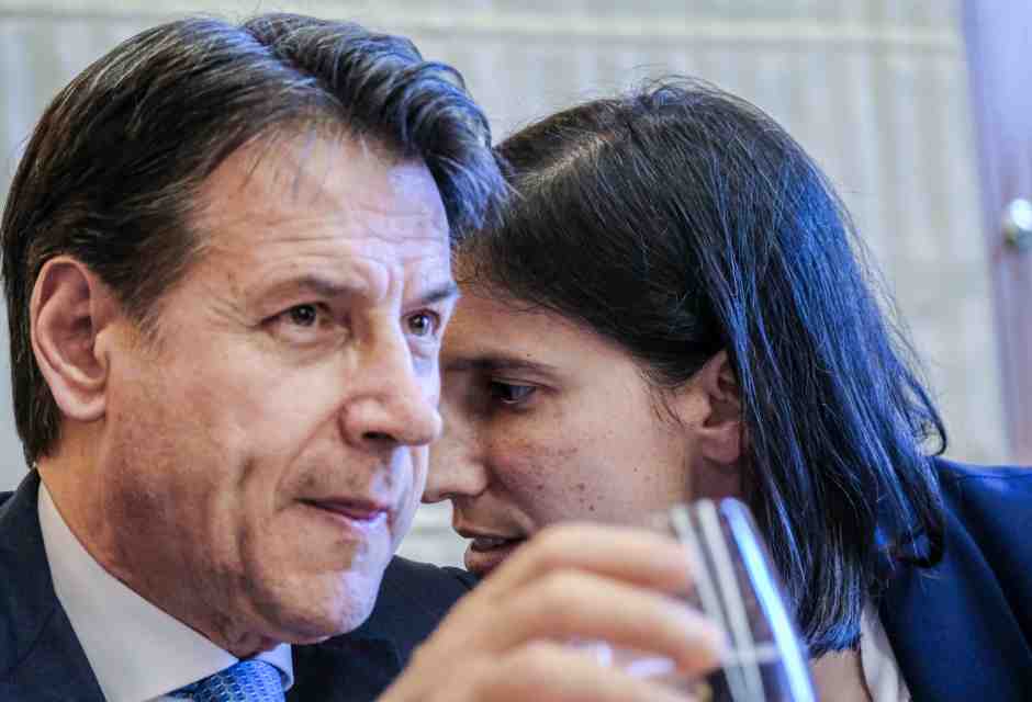I sogni di Giuseppe Conte: si vede presidente del Senato, tiene a bagnomaria Fico. In Campania la carta De Raho