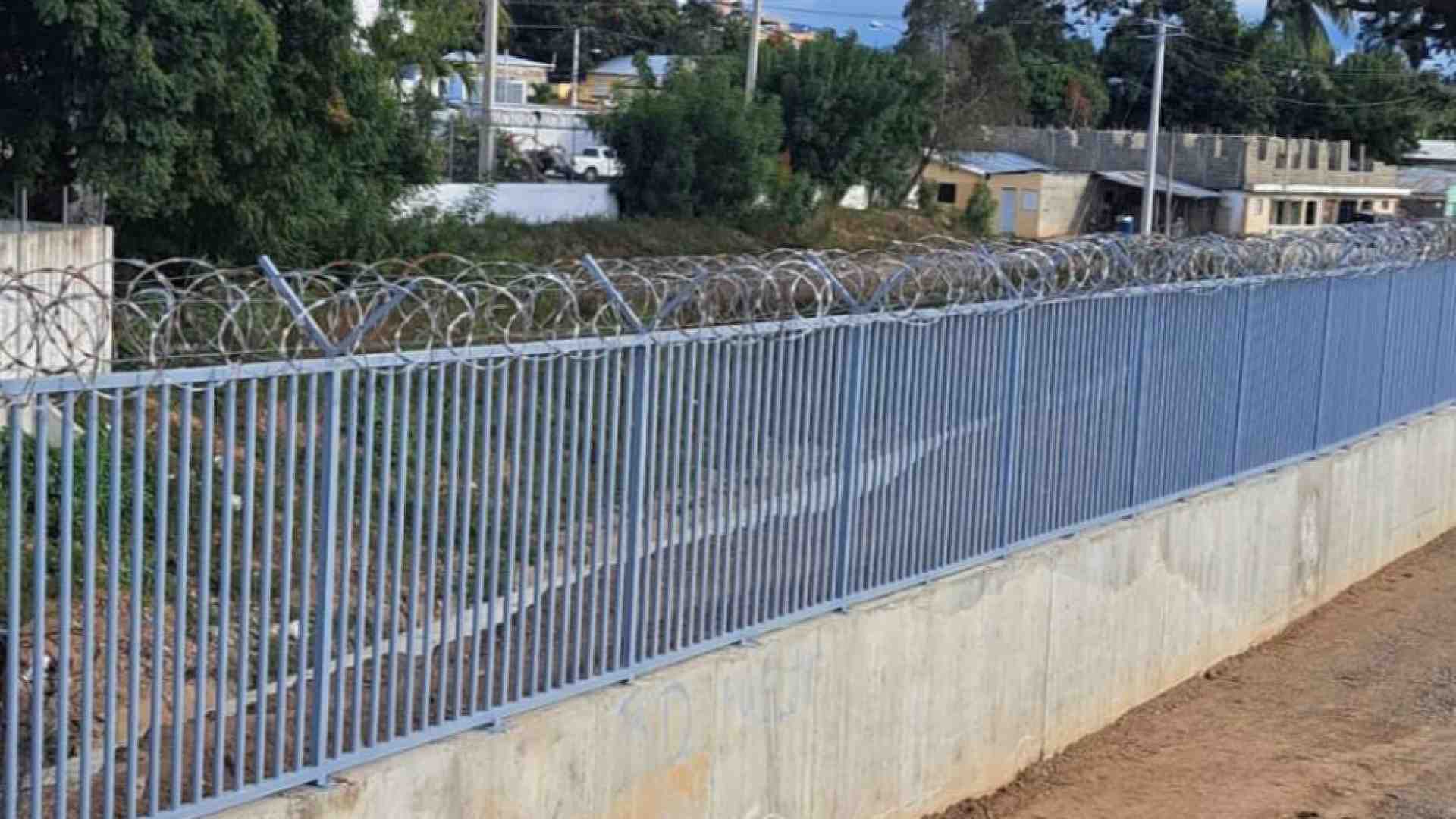 Immagine di La fuga degli haitiani dalle gang si schianta contro il muro dominicano