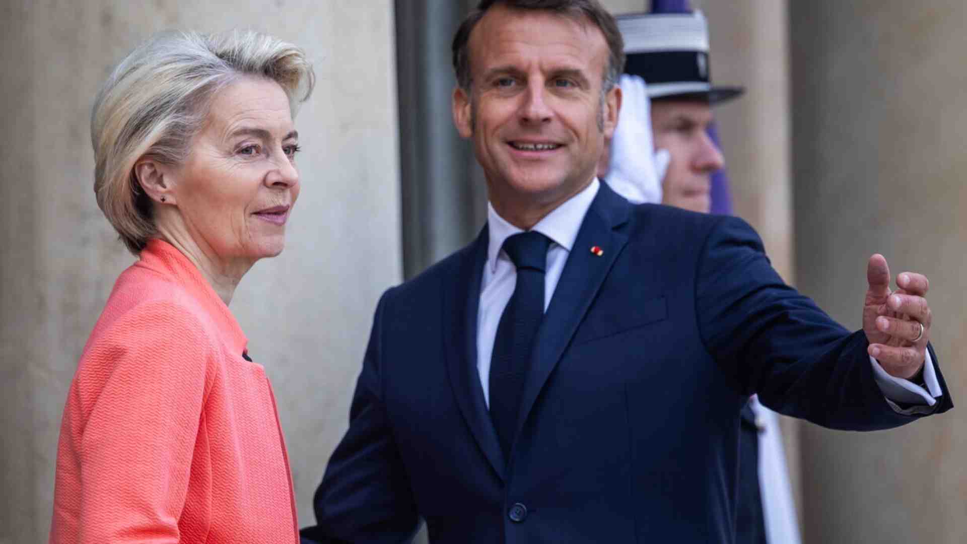 Immagine di Macron e von der Leyen sfidano Trump sulla ricerca. Il summit a Parigi